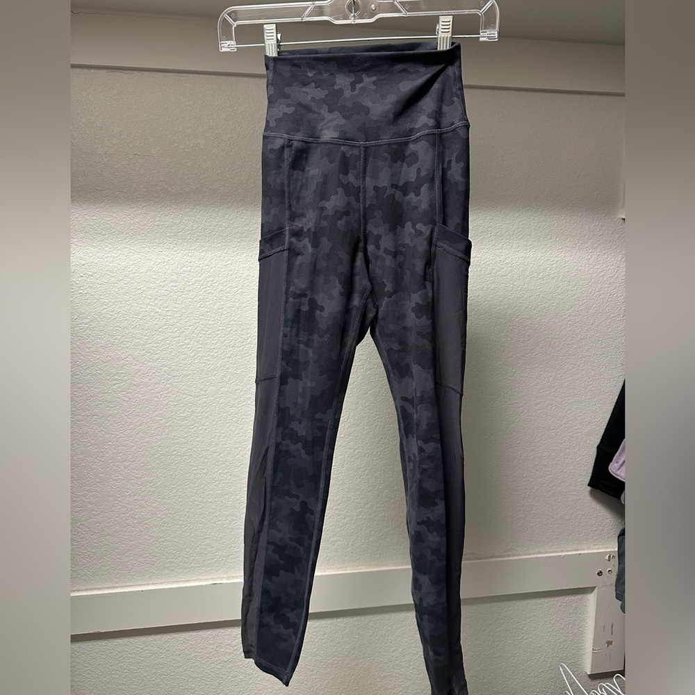 Zyia Camouflage mesh sides Leggings size 4